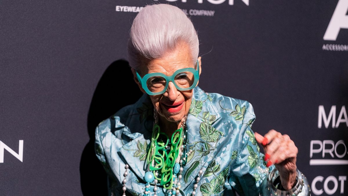 Módní ikona Iris Apfelová zemřela ve věku 102 let